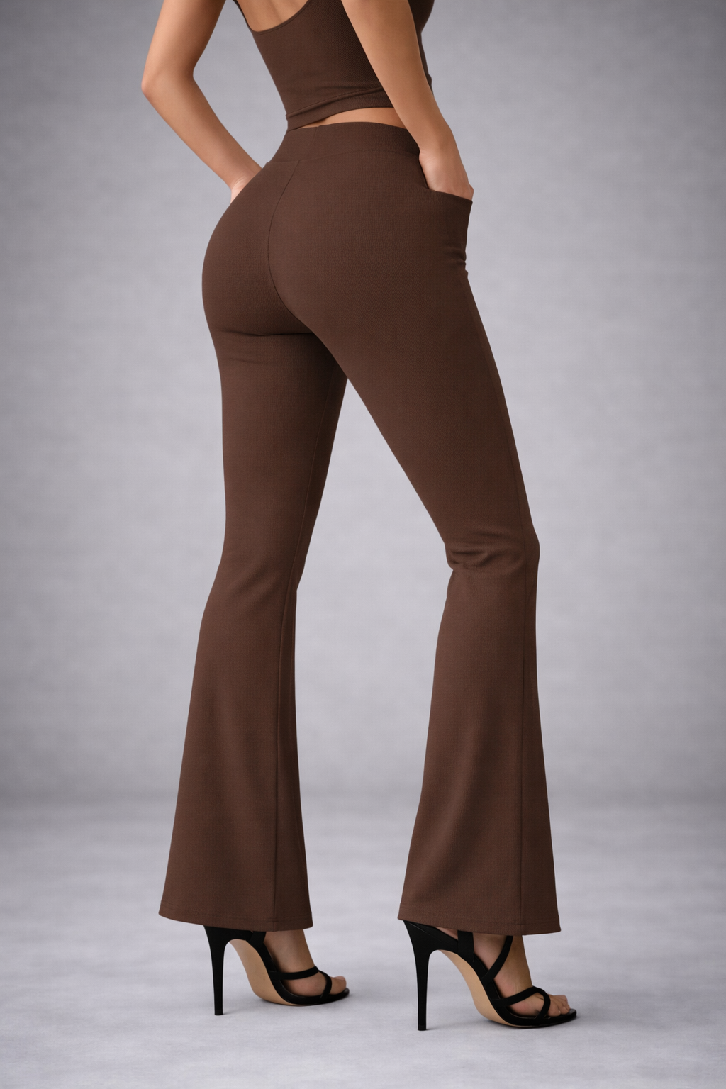 Paola | Legging Flare de Alta Elasticidad con Efecto Push Up